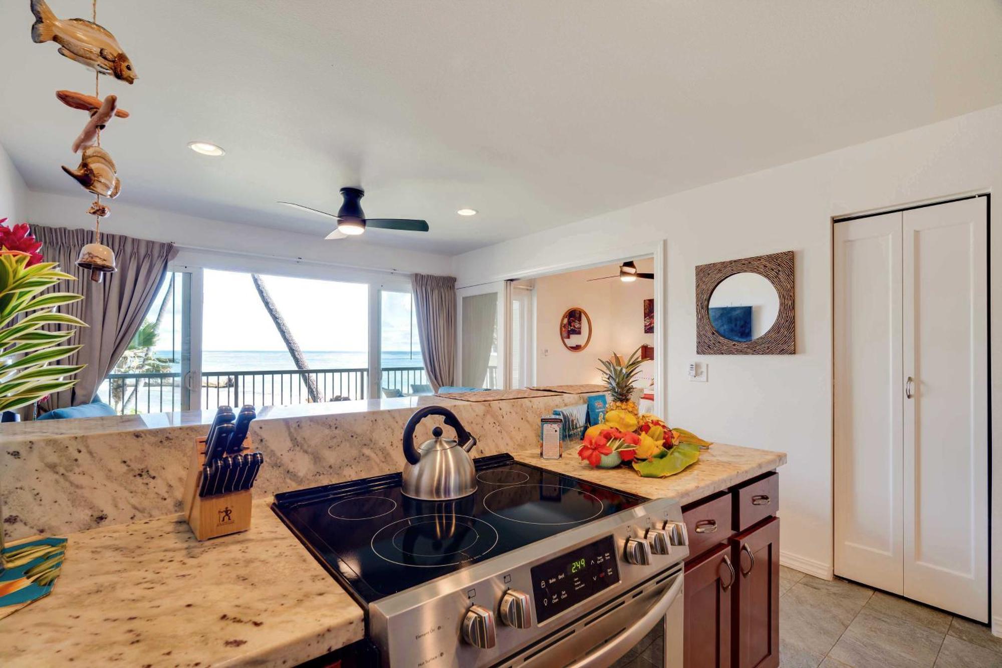 Waipouli Beachfront Condo With Balcony And Ocean Views Kapa'a Exterior photo